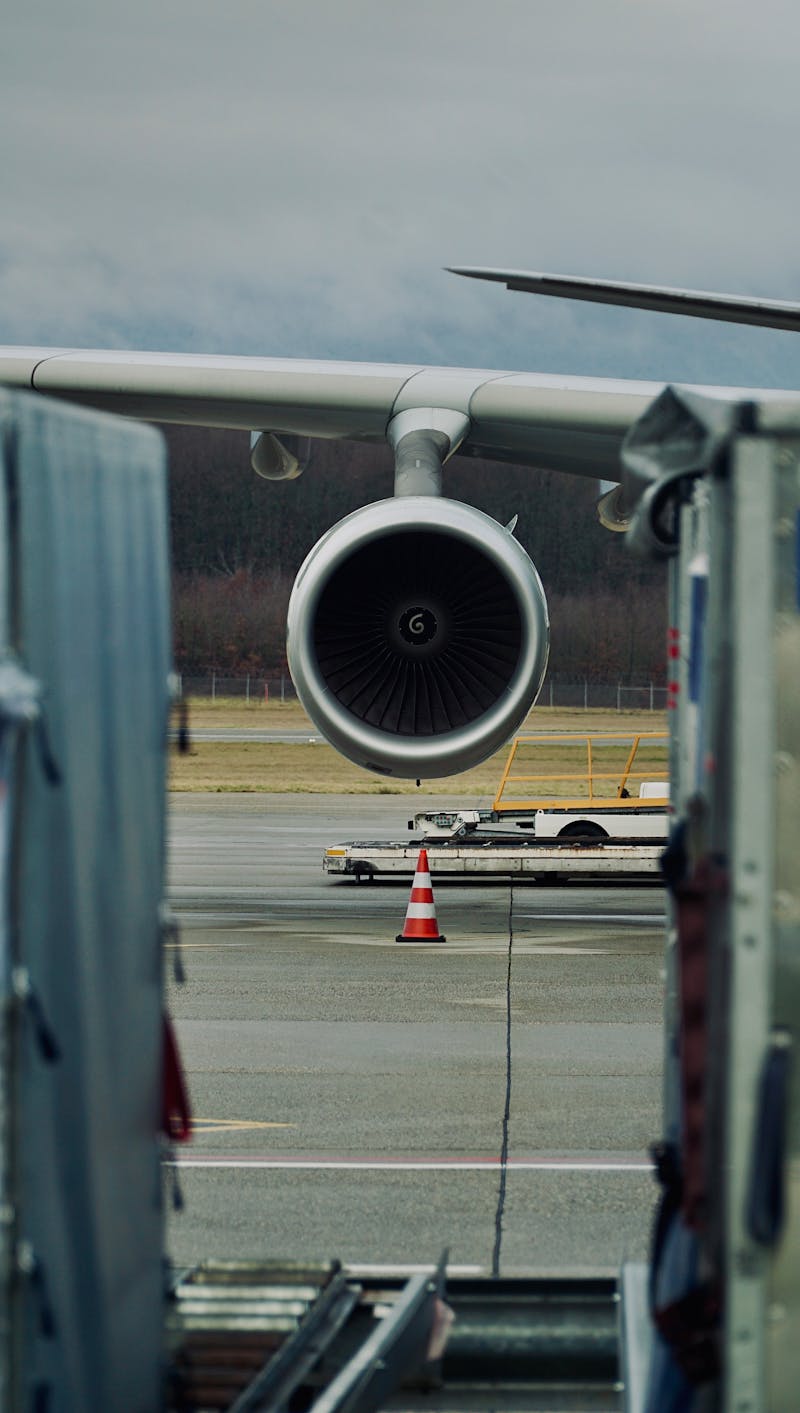 Carte de fidélité Miles and More avec avion Lufthansa en arrière-plan